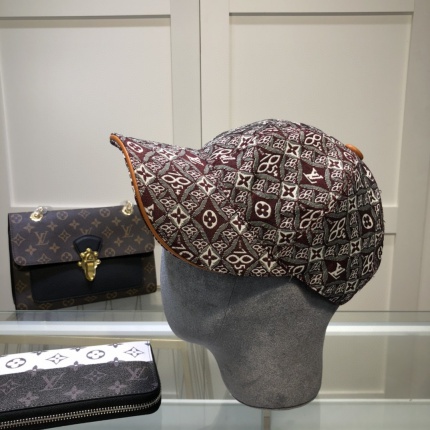 Louis Vuitton  Hats in 143903