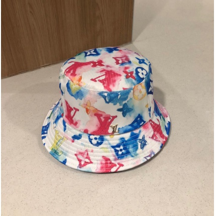 Louis Vuitton  Hats in 143909