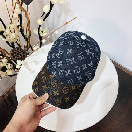Louis Vuitton  Hats in 143914