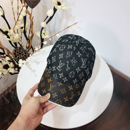 Louis Vuitton  Hats in 143915