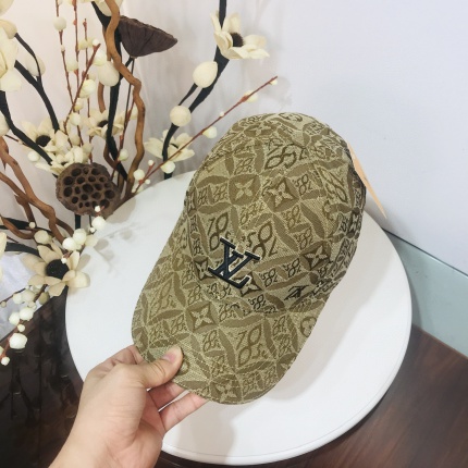 Louis Vuitton  Hats in 143916