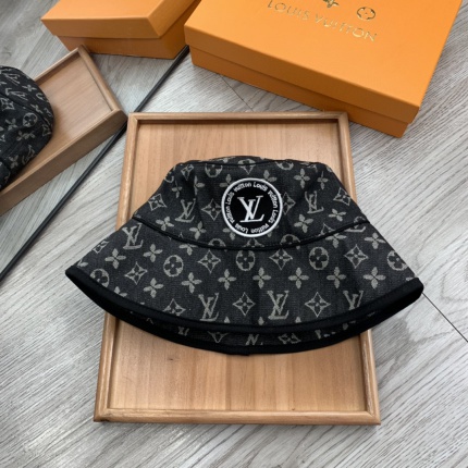 Louis Vuitton  Hats in 143921