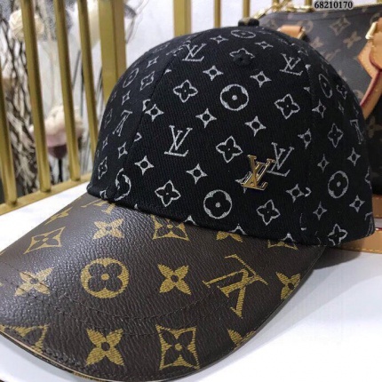 Louis Vuitton  Hats in 143926