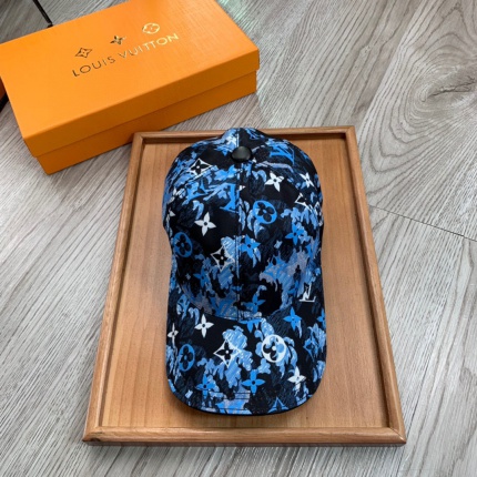 Louis Vuitton  Hats in 143936