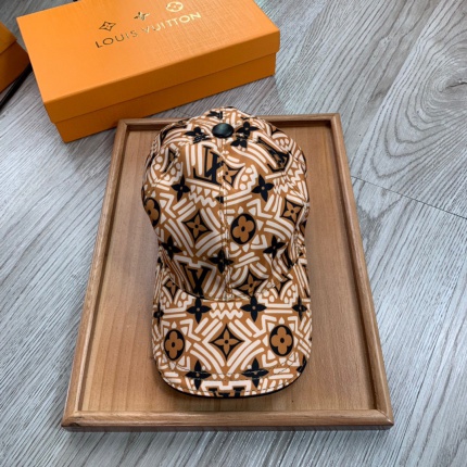 Louis Vuitton  Hats in 143939