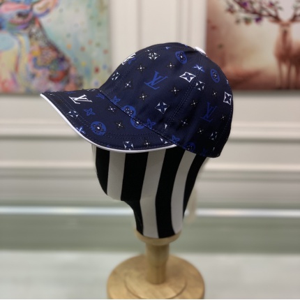 Louis Vuitton  Hats in 144538