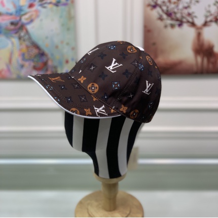 Louis Vuitton  Hats in 144539