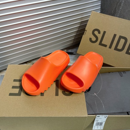 Adidas Yezzy Slides for Men in 144627