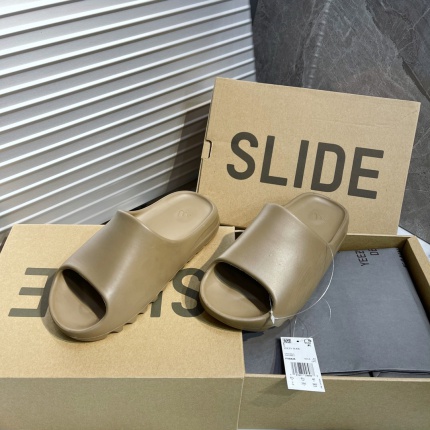 Adidas Yezzy Slides for Men in 144628