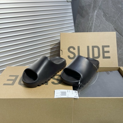 Adidas Yezzy Slides for Men in 144629