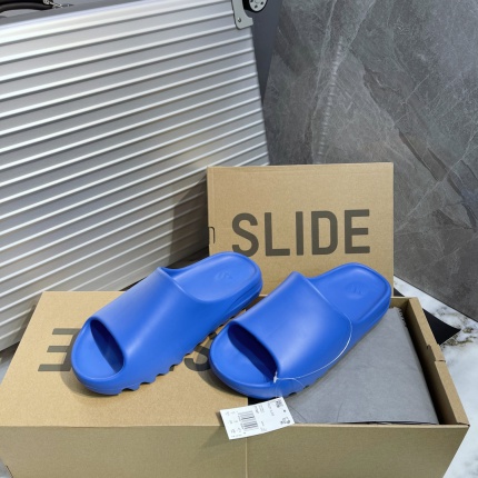 Adidas Yezzy Slides for Men in 144633