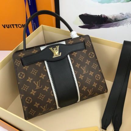 Louis Vuitton AAA Quality Handbags in 145221