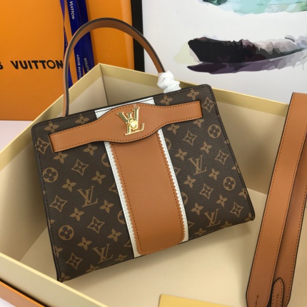 Louis Vuitton AAA Quality Handbags in 145223