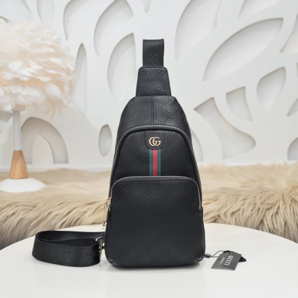 Gucci AAA Quality Crossbody Bags in 146008