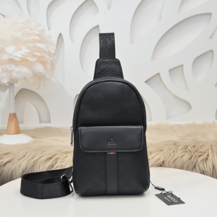 Gucci AAA Quality Crossbody Bags in 146011