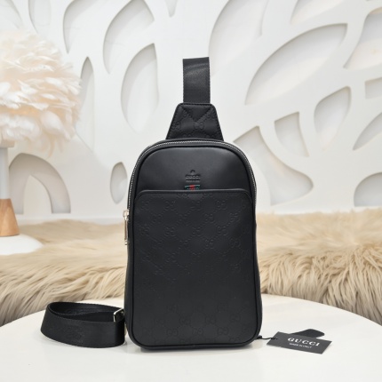 Gucci AAA Quality Crossbody Bags in 146012