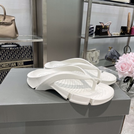 Balenciaga Sandals For Women in 146172