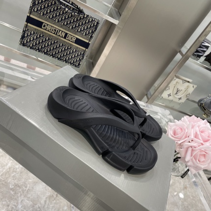 Balenciaga Sandals For Women in 146173