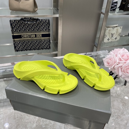 Balenciaga Sandals For Women in 146175