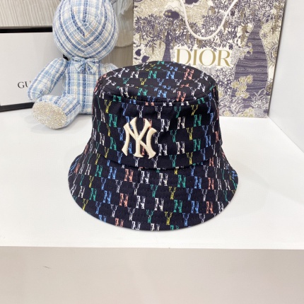 Gucci Hats in 146487