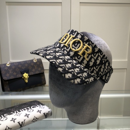 Dior Hats in 146532