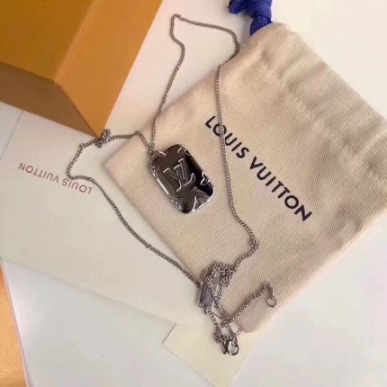 Louis Vuitton Necklace in 146931
