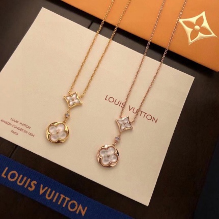 Louis Vuitton Necklace in 146935