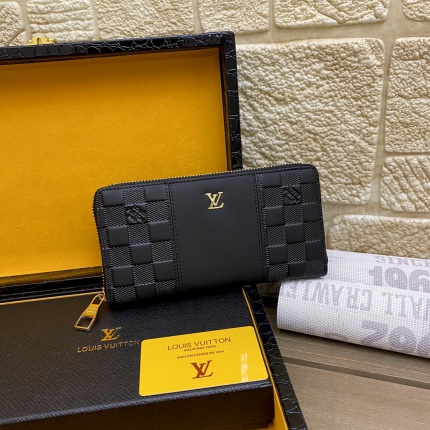 Louis Vuitton AAA Quality Wallets in 147022