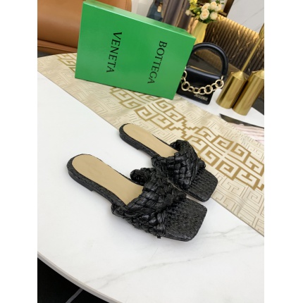 Bottega Veneta Slippers For Women in 147570