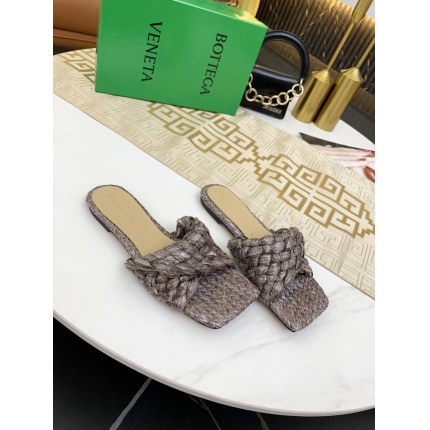Bottega Veneta Slippers For Women in 147571