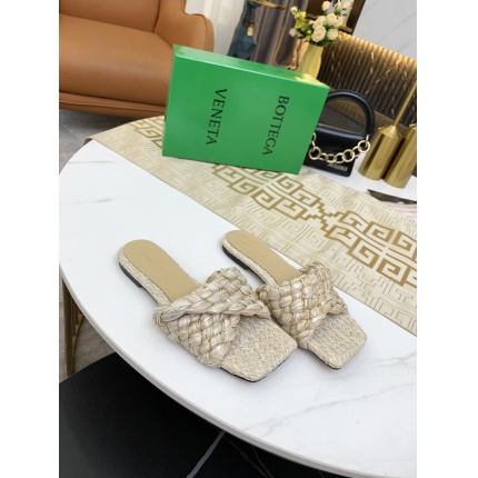 Bottega Veneta Slippers For Women in 147572
