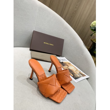 Bottega Veneta Slippers For Women in 147579