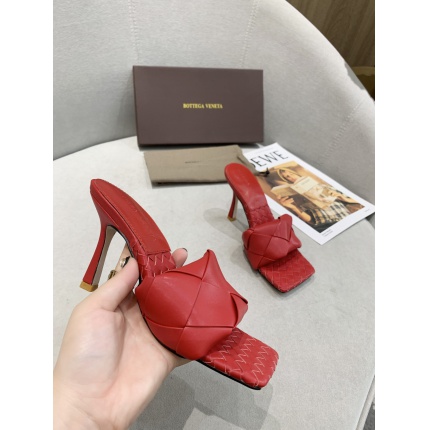 Bottega Veneta Slippers For Women in 147580