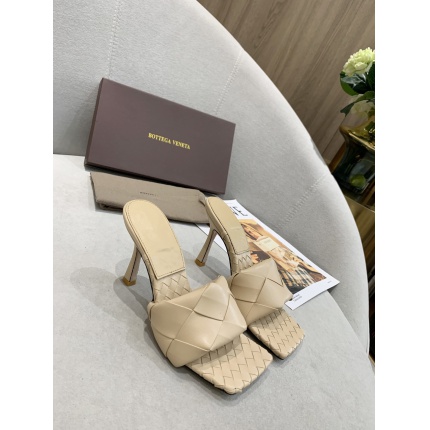 Bottega Veneta Slippers For Women in 147581