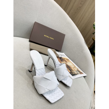 Bottega Veneta Slippers For Women in 147582