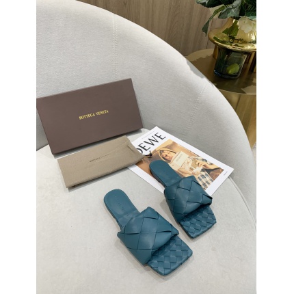 Bottega Veneta Slippers For Women in 147587