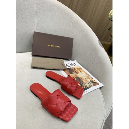 Bottega Veneta Slippers For Women in 147588
