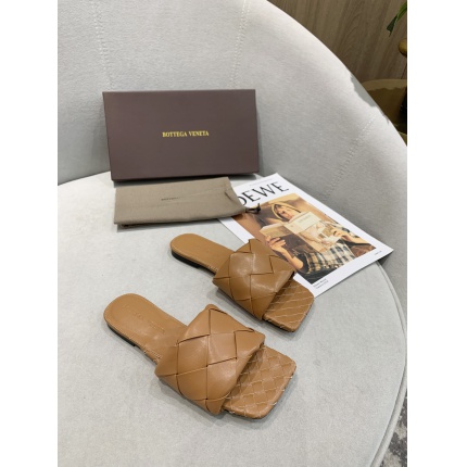 Bottega Veneta Slippers For Women in 147589