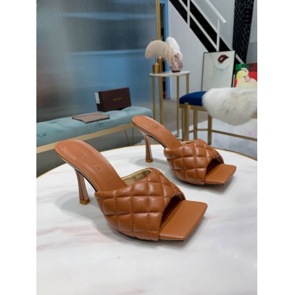 Bottega Veneta Slippers For Women in 147596