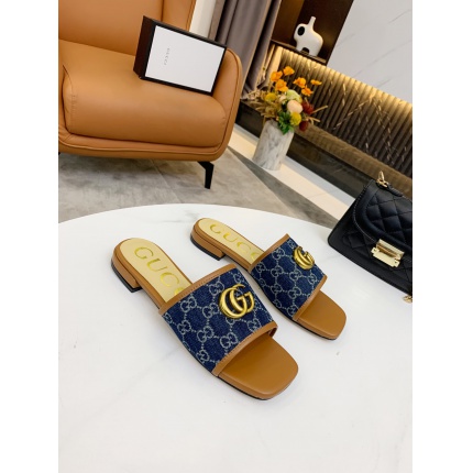 Gucci Slippers For Women in 147606