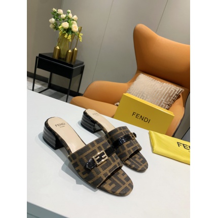 Fendi Slippers For Women in 147608
