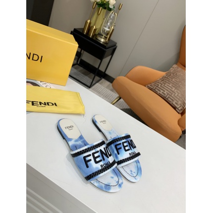 Fendi Slippers For Women in 147619