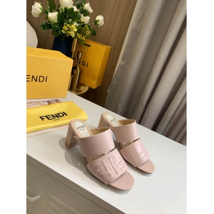 Fendi Slippers For Women in 147631