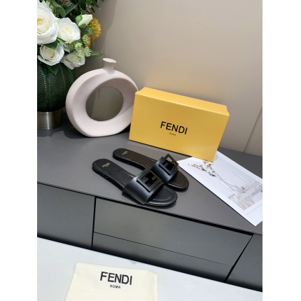 Fendi Slippers For Women in 147646