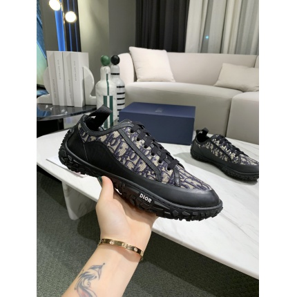 Dior Sneakers in 147851