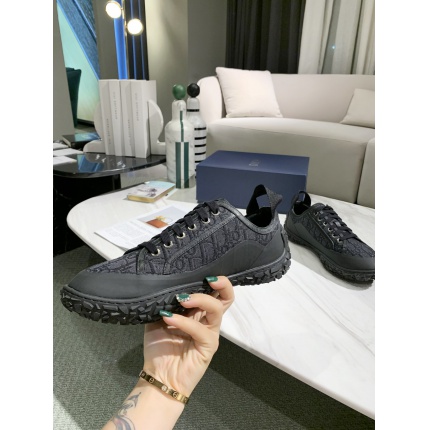 Dior Sneakers in 147853