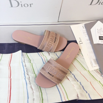 Dior Slippers For Women in 147872