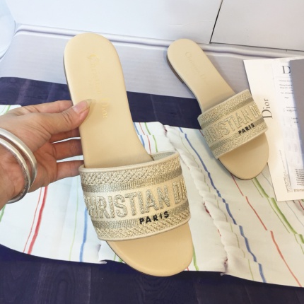 Dior Slippers For Women in 147874