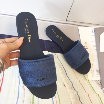 Dior Slippers For Women in 147875