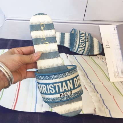 Dior Slippers For Women in 147882